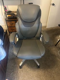 Cushioned office chair
