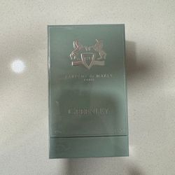 Perfumes nuevos en sus cajas