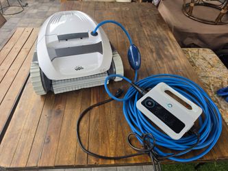 Dolphin E10 Robotic Pool Cleaner