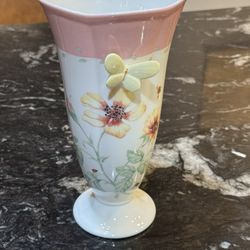 LENOX Butterfly Meadow 9” Vase Louise Le Luyer Butterflies Pink Beige Floral 
