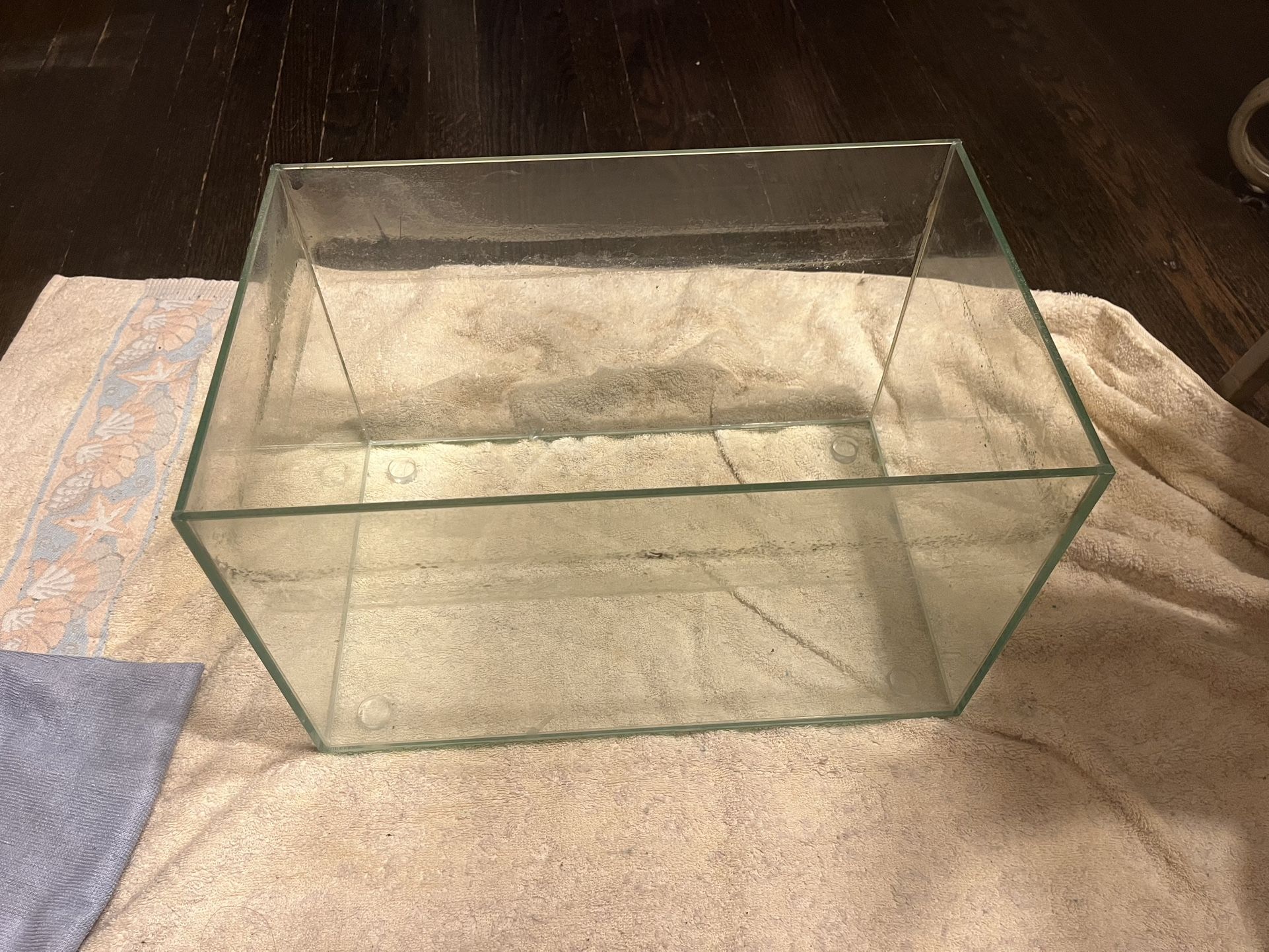 6 Gallon aquarium Tank