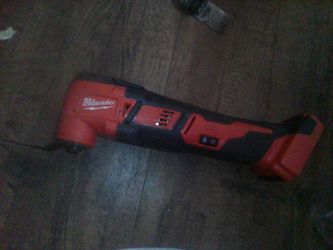 Milwaukee Multi Oscillating Tool 