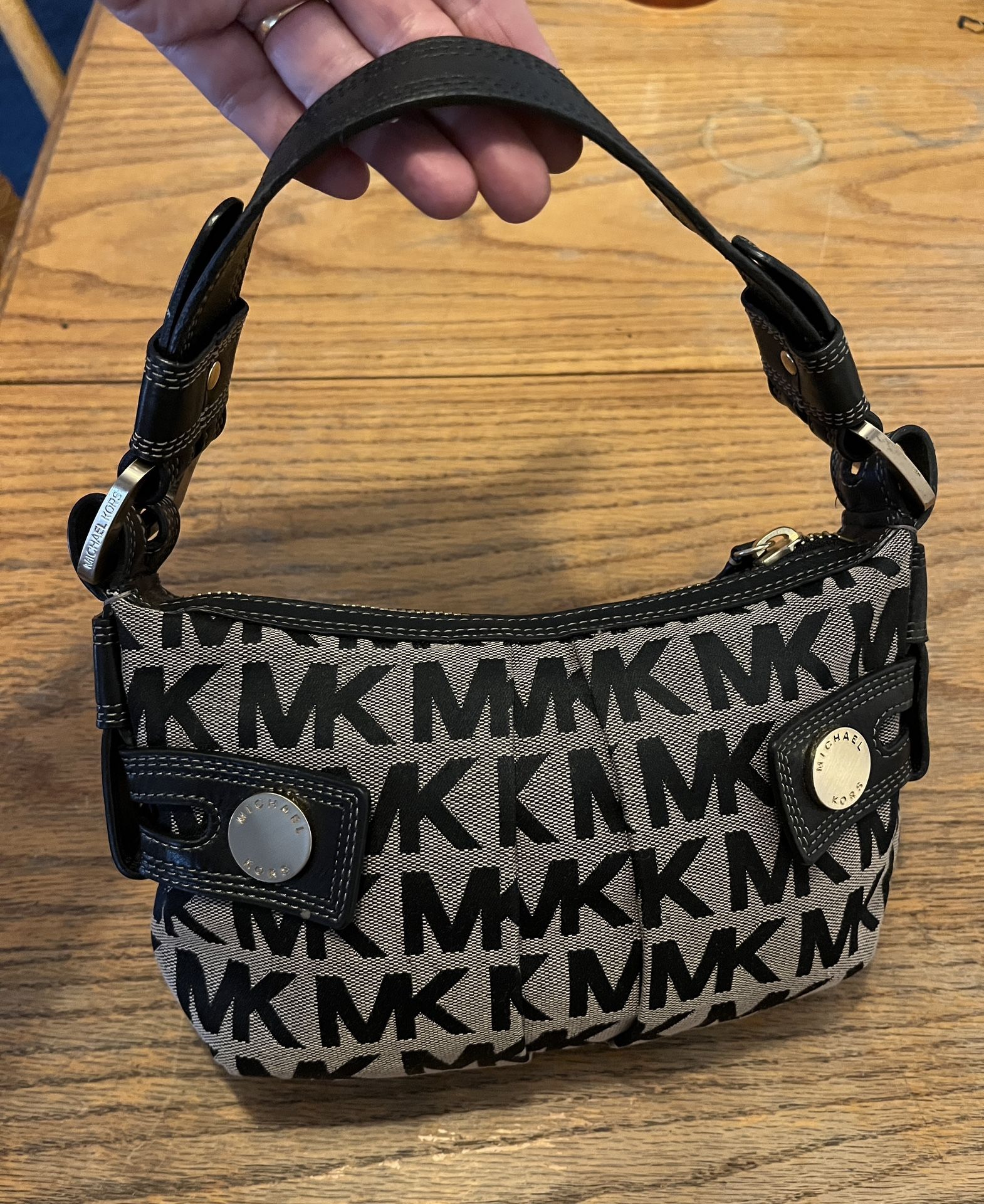 Michael Kors Mini Purse In Excellent Condition Really Clean Inside