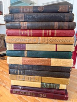 14 early Vintage WSU Chinook Yearbooks Plus Extras.