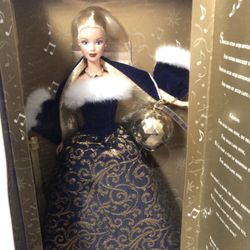2001 Barbie Ring in The New Year Blonde Gold Ball NIB 