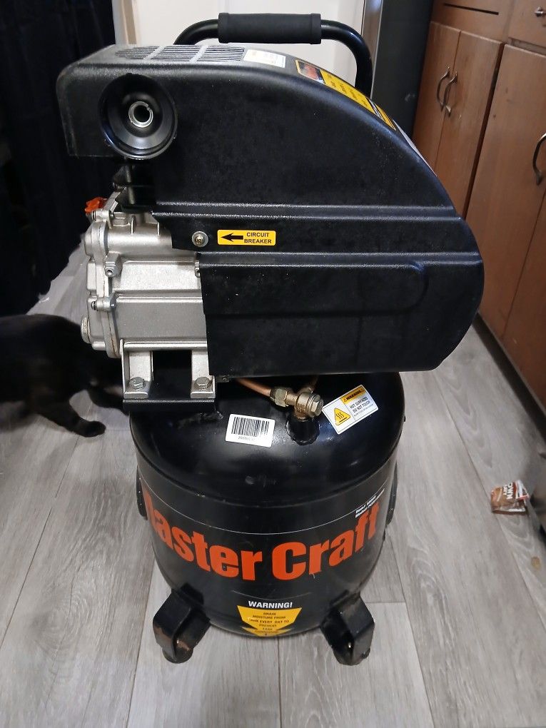 Master Craft 10 Gall Compressor,