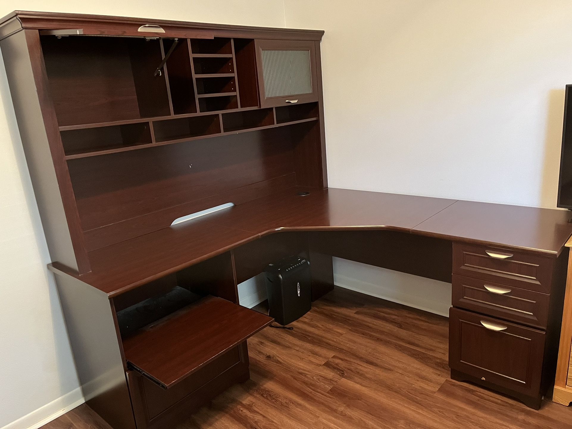 Executive Corner Desk