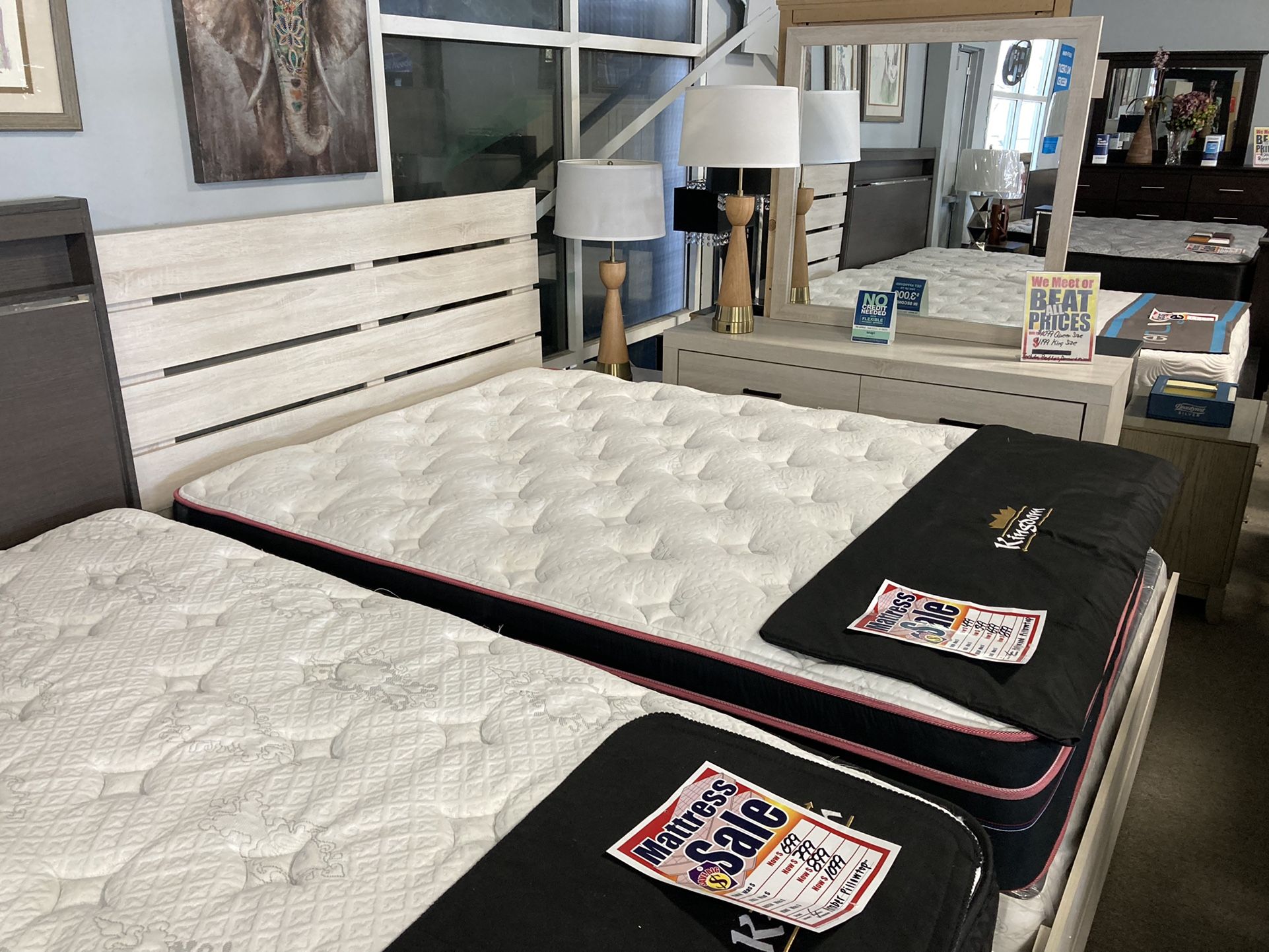 Lovely Bedroom Set💜♥️Easy Financing 👍Free Delivery