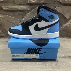New Jordan 1 Retro High OG UNC Toe GS Size 4.5 Y / 6 Women 