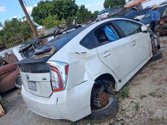 LAST CHANCE !! 2013 TOYOTA PRIUS PARTS!! CHEAP!! MUST GO TODAY!!