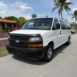 2019 Chevrolet Express 3500 Passenger Van