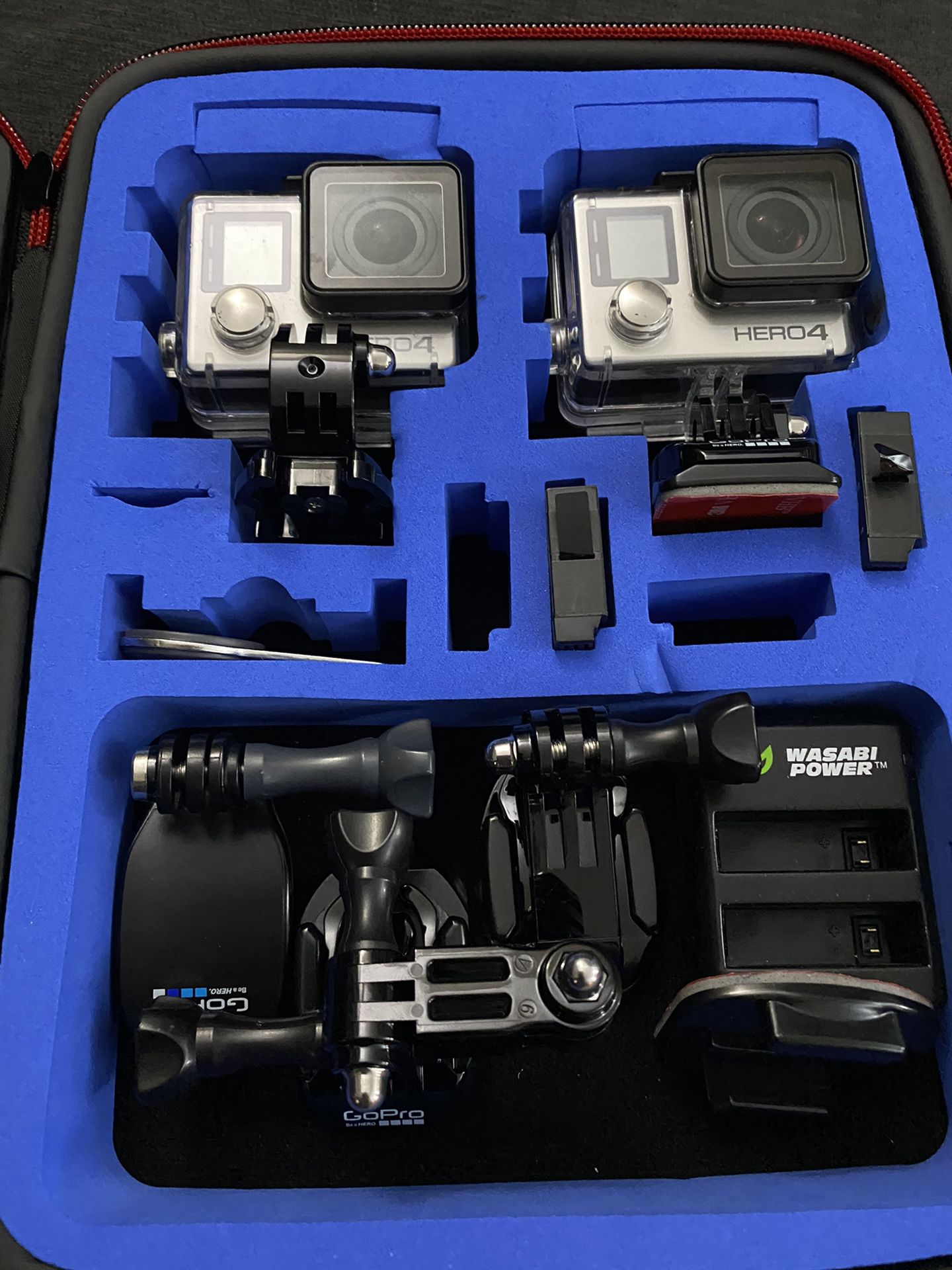2 GoPro Hero 4 with case and batteries