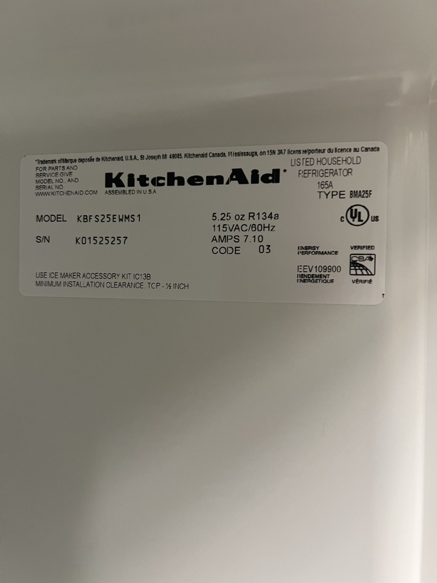 Kitchen eight fridge excellent condition work good