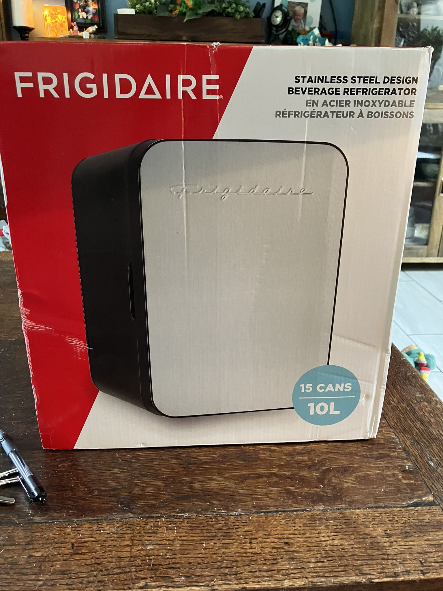 Frigidaire 15 Can Beverage Cooler. New In The Box