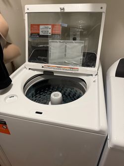 Barley used washer dryer set whirlpool