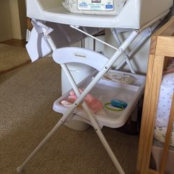 Baby Changing Table And Bath Tub 
