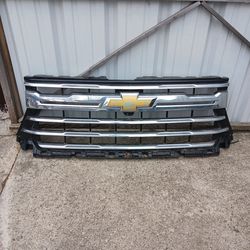 2024-2026 Chevy Silverado 2500 /3500 high country  Grill W Cámara OEM