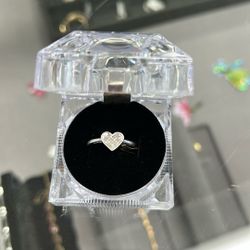 White Gold Heart Ring With Diamonds 