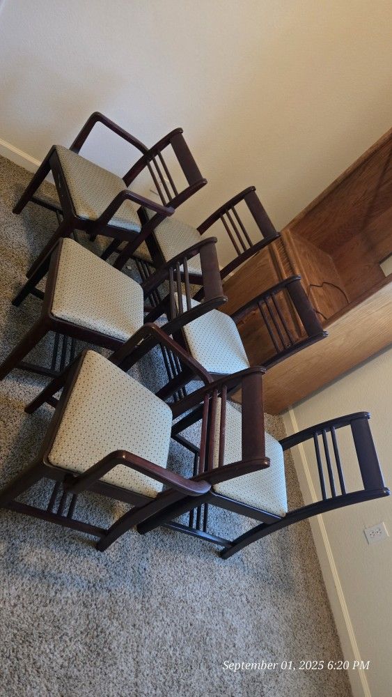 6 Dining Chair Set Real Finished Wood Great Condition