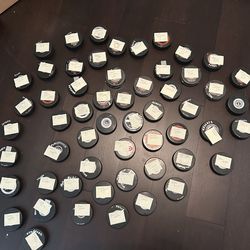 NHL hockey puck signed lot