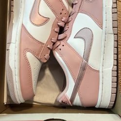Nike Dunk Pink Velvet