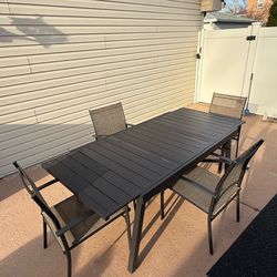 Extendable outdoor patio Dining table set