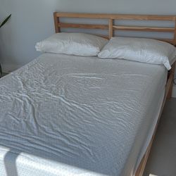 Lucid 10’ Memory Foam Mattress Like New