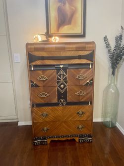 Sold!! 🤩Art Deco Chest of Drawers, Dresser 🤩