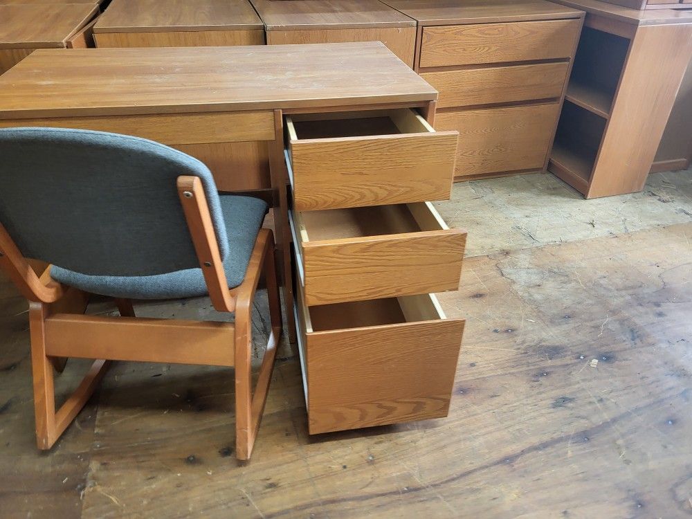 COMPLETE DESKT AND CHAIR SETTING new shipment....come.over before its gone