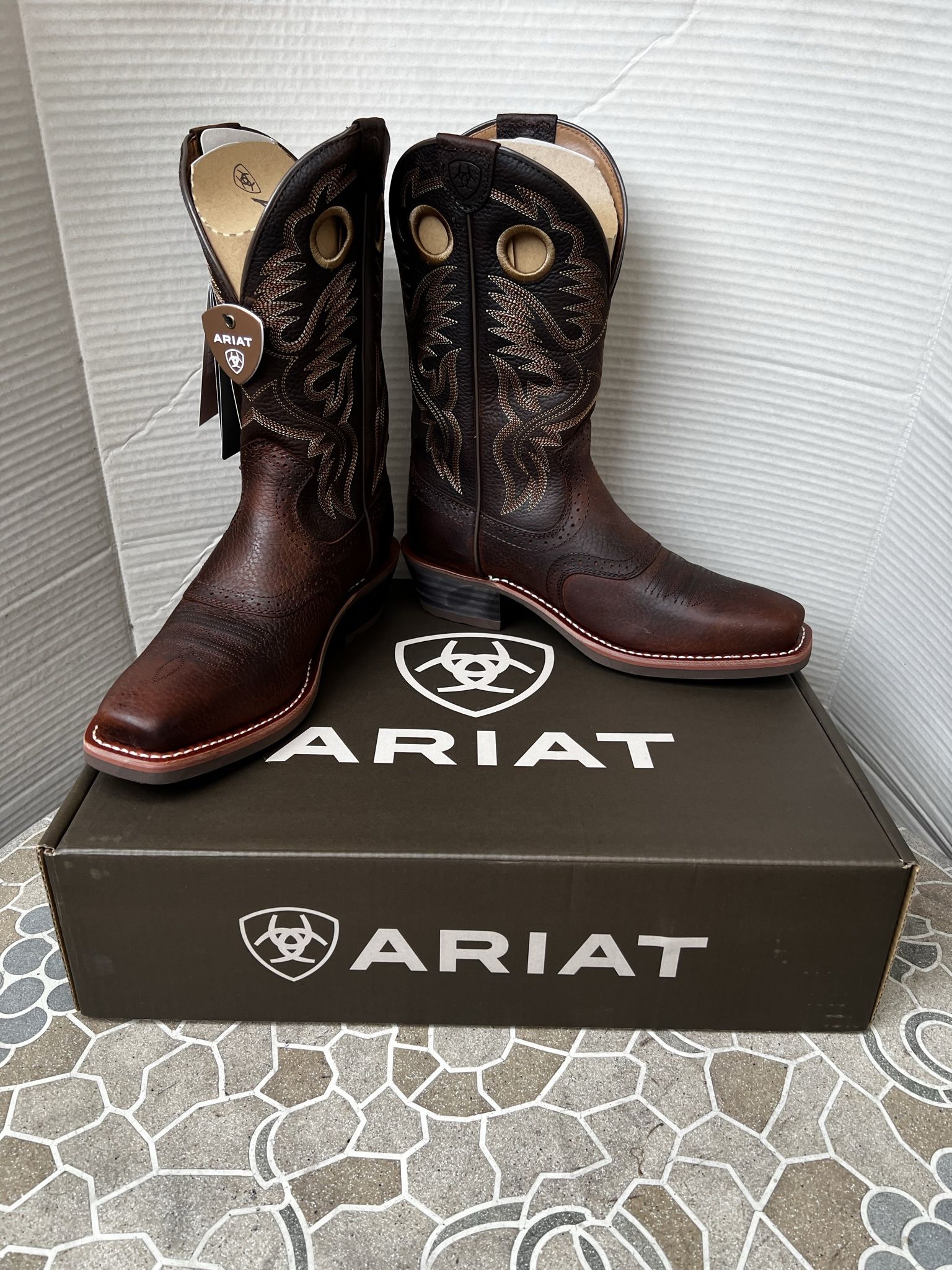 COWBOY BOOTS ARIAT SIZE 10 MENS