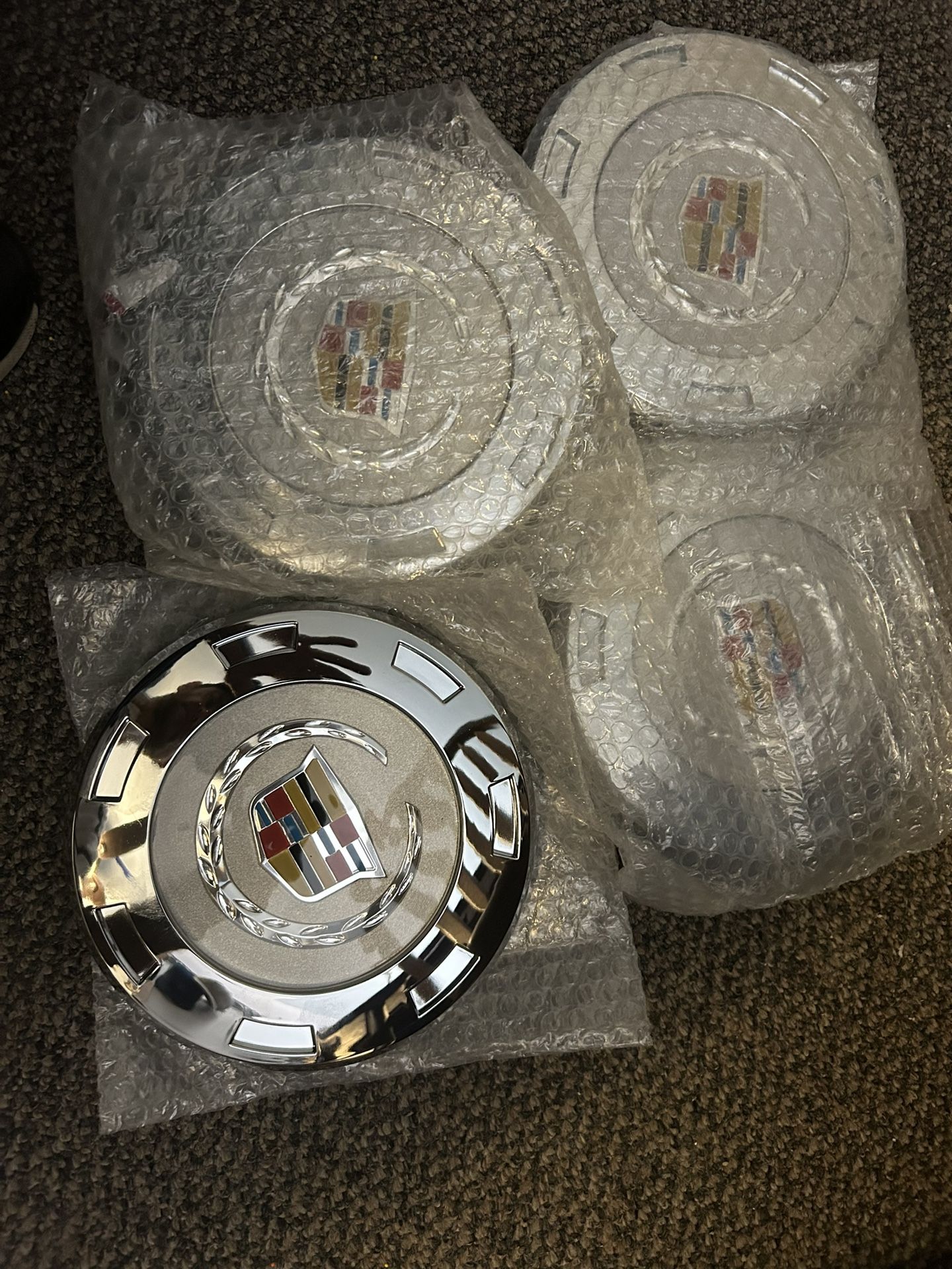 Cadillac Escalade 22in Center Caps