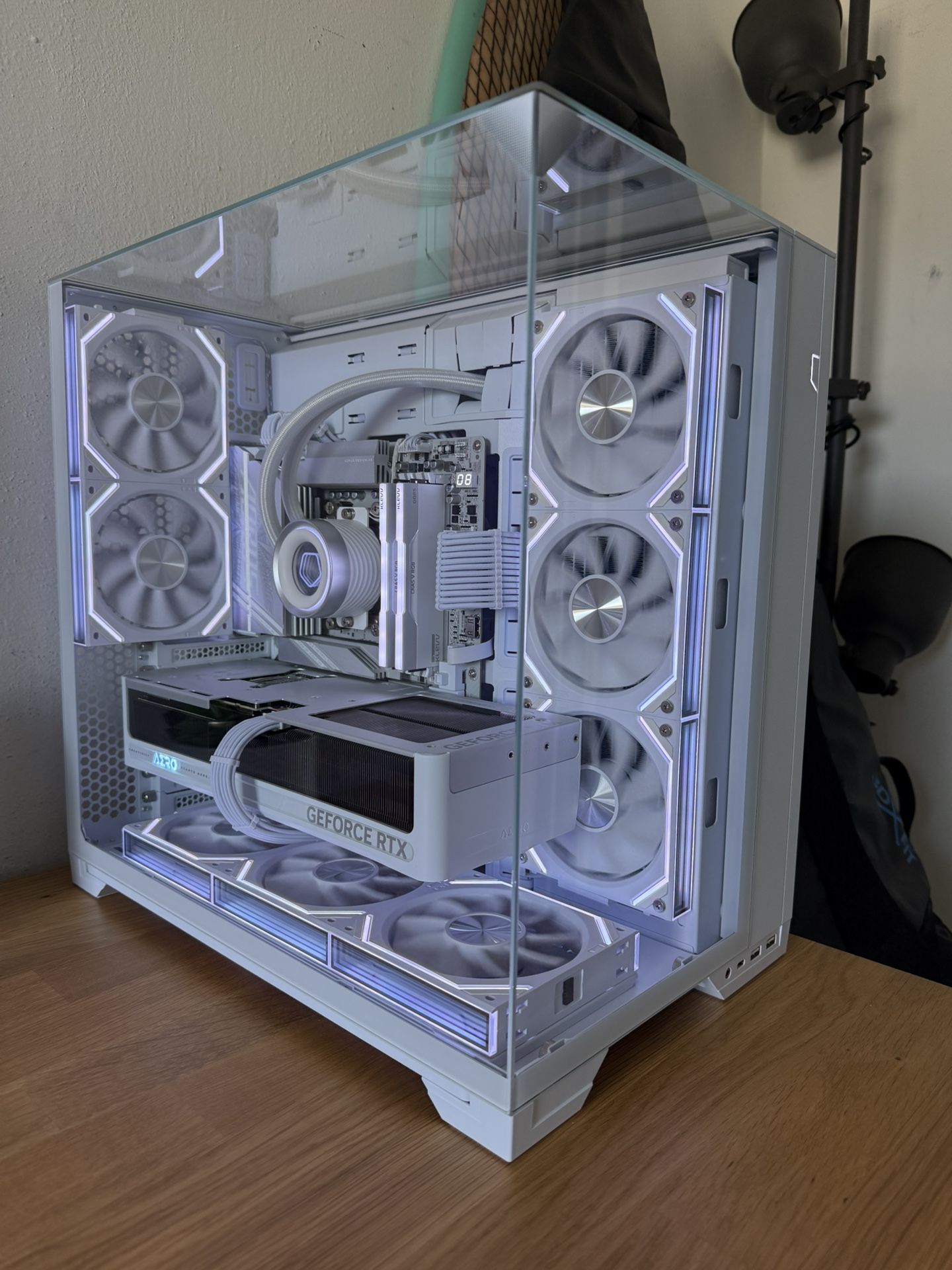 Ryzen 7 9800X3D RTX 5070 TI Gaming PC Video Editing Desktop