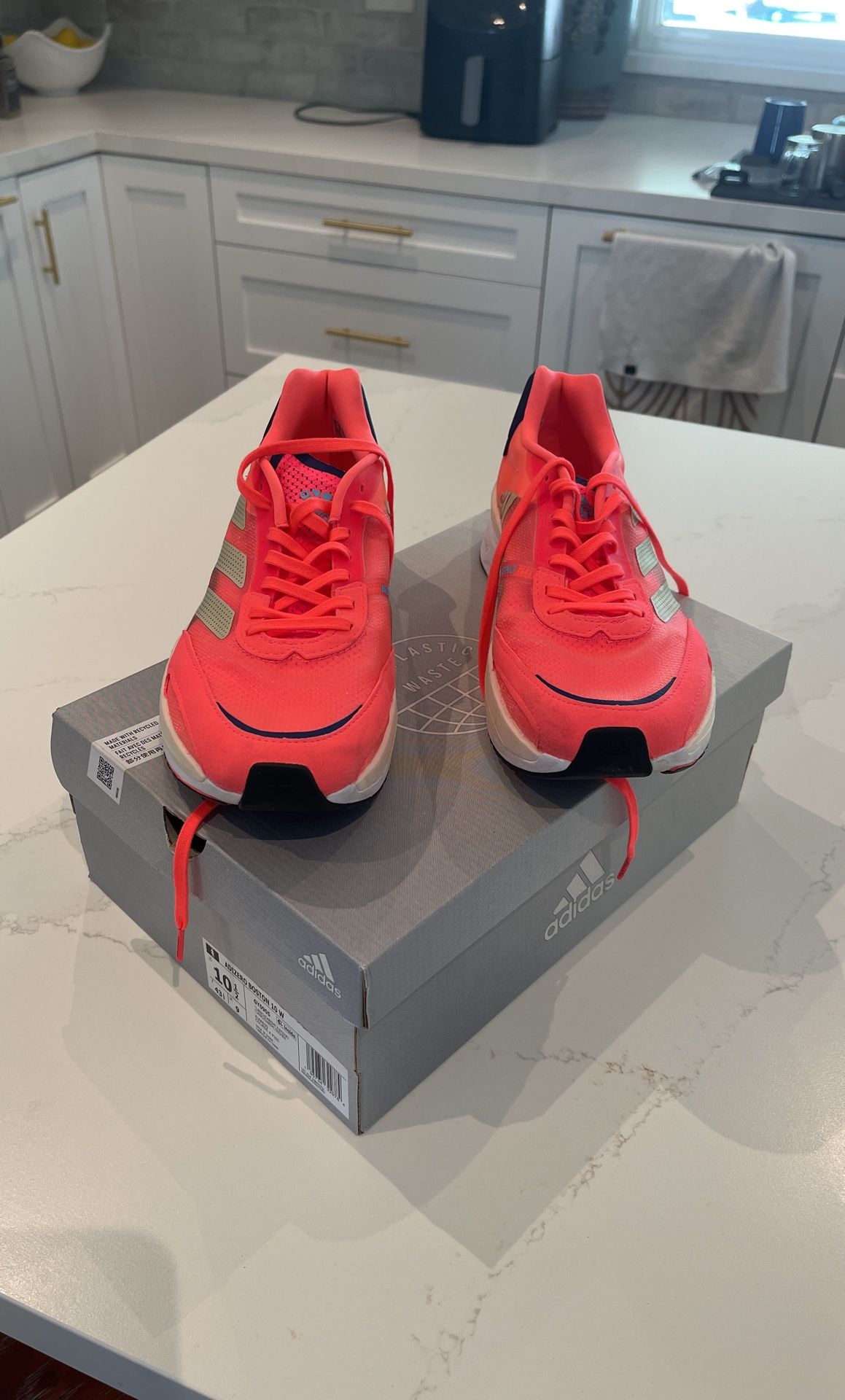 Woman’s And Men Adidas Running Shoes 10.5