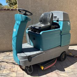 159hours- Tenant T7 Ride On Floor Scrubber