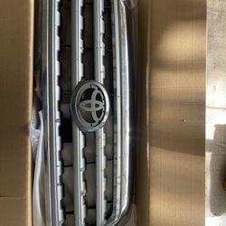 Toyota Sequoia/ Tundra Gen 2 OEM Grill