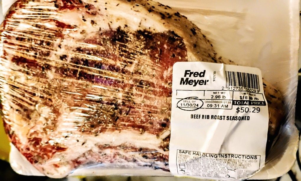 Last Minute Waiters For At The Table Decor"