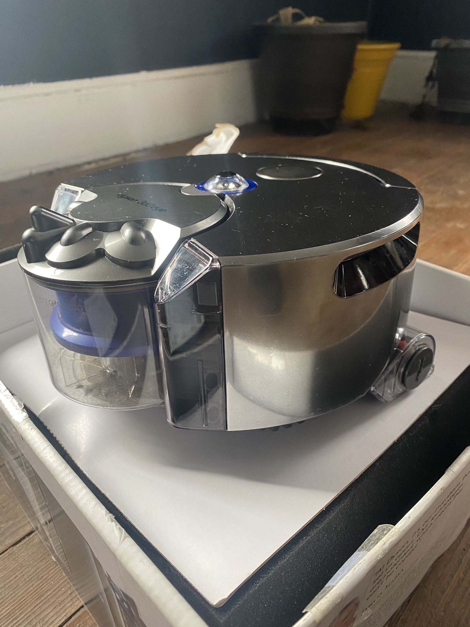 Dyson Vacuum cleaner Robot vacuum cleaner dyson 360 eye RB01 NB Nickel Blue USED