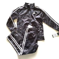 Adidas Set Brand New 2 Piece Set Boys Size 7