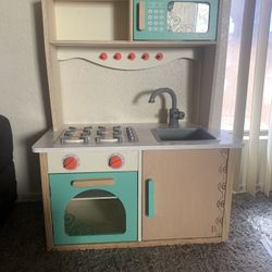 Toddler/kids wooden pretend play kitchen