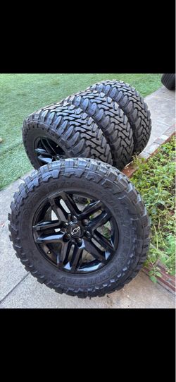 Chevy Silverado 1500 rims and tires