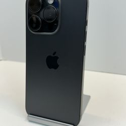 Apple iPhone 15 PRO 128gb. ( Fully Unlocked )