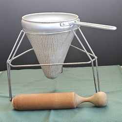 VTG VIKO Aluminun Cone Shape Sieve Set