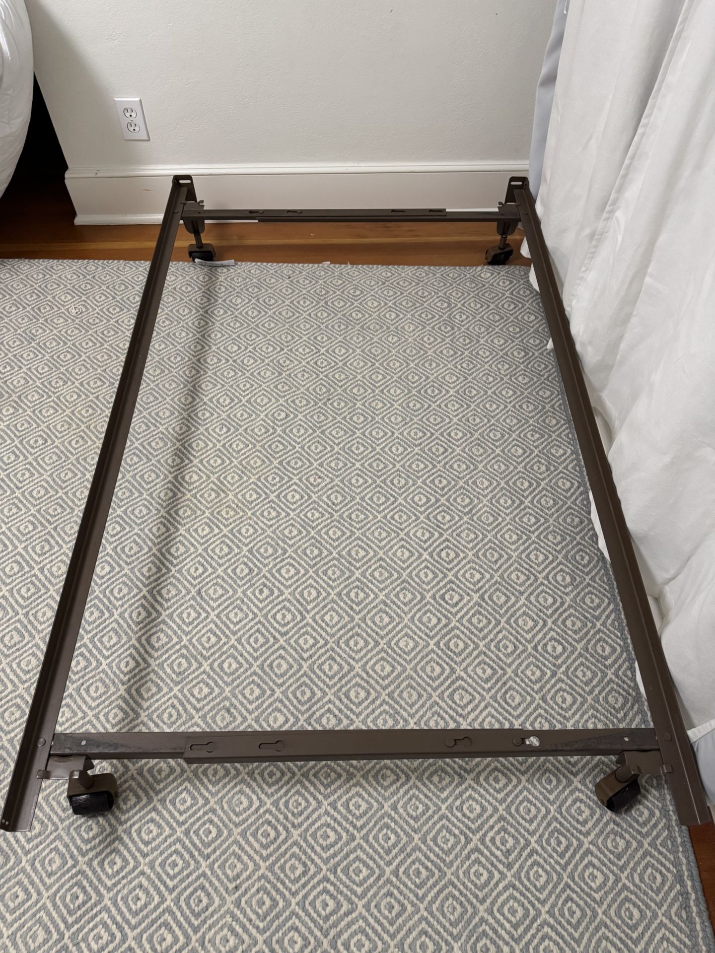 2 Twin bed Frames (free)