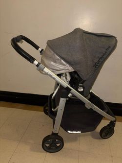 UPPAbaby Vista V2 stroller in excellent used condition. Excellent condition, fully functional. Used for 30 days.