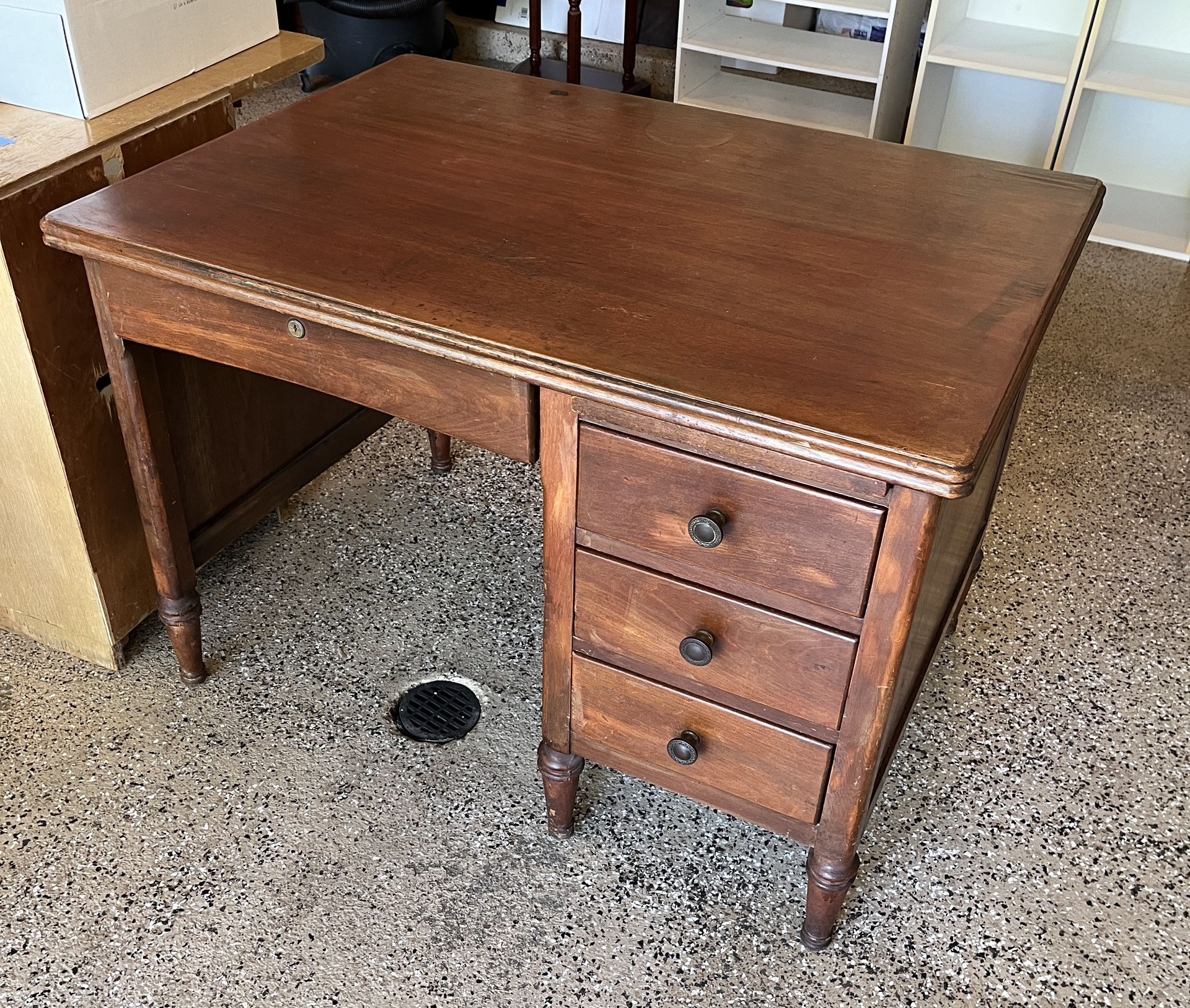 FREE Jasper Furniture Company - Jackson Desk