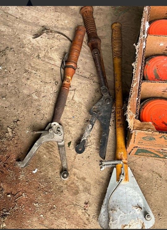 3 Vintage Manual Skeet Throwers
