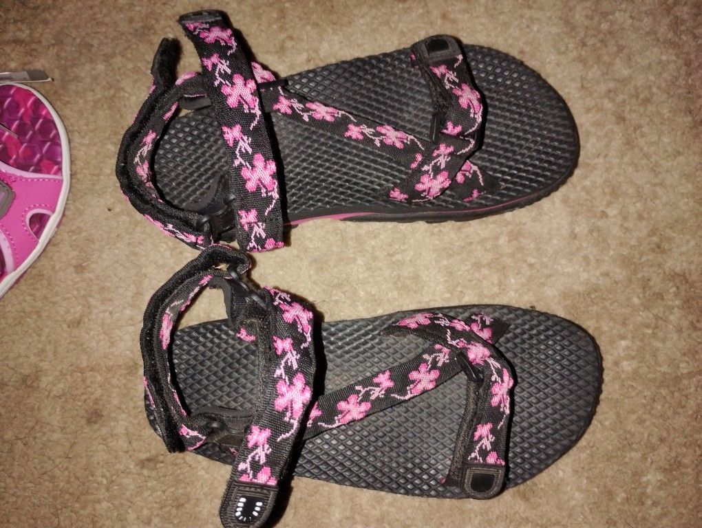 Girls Sandals Sz 4