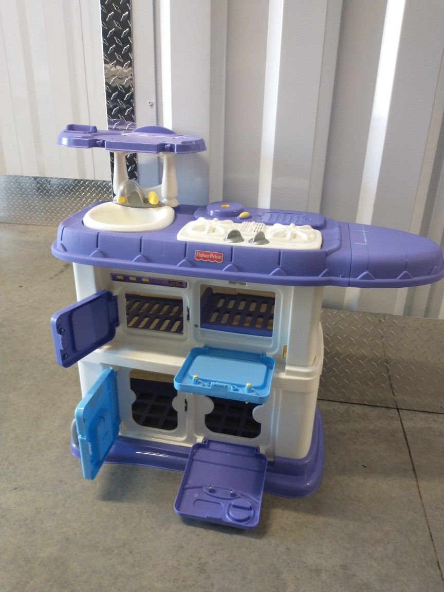 Play Kitchen Set