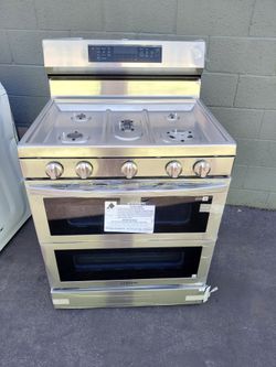 Samsung brand double oven stove with 5 burners, 30 cm wide, this gas stove