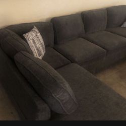 Brand New 2-Piece Sectional With Decorative Pillows